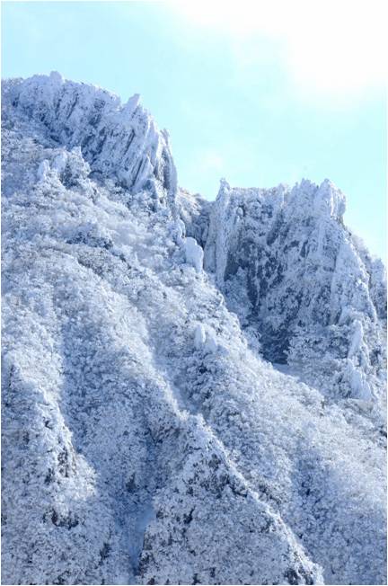 Snow on Mount Halla.jpg