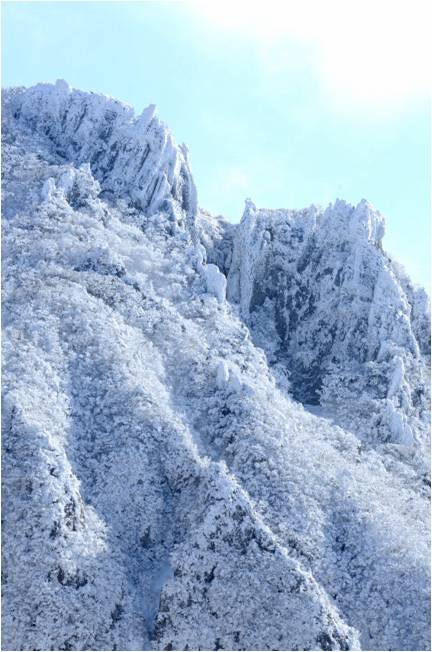 Snow on Mount Halla.jpg