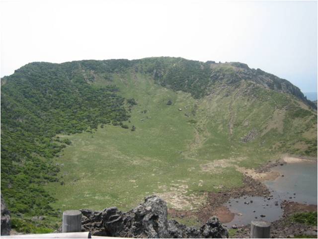 Volcanic Crater on Mount Halla.jpg