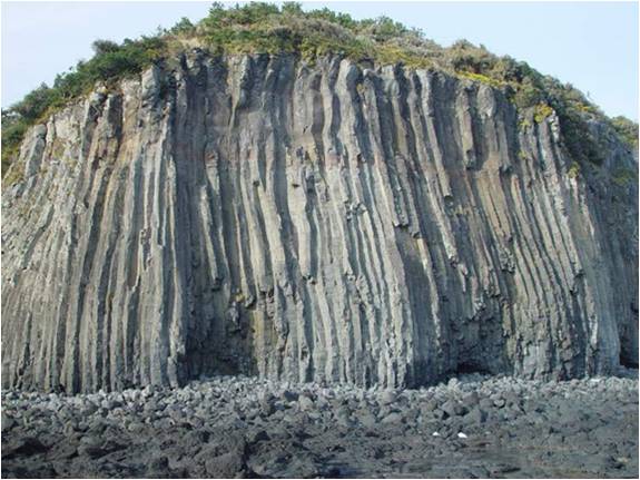 Geological Formation of Columnar Jointing 2.jpg