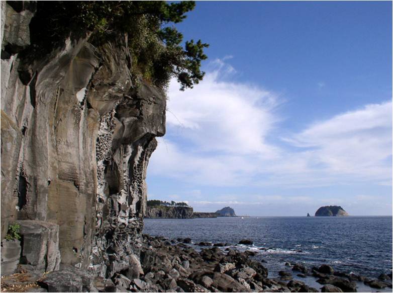 Geological Formation of Columnar Jointing on Jeju Island.jpg